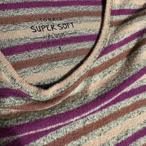 Torrid super soft women’s shirt - Picture 3 of 4